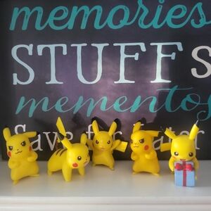 Bundle of Pikachu -